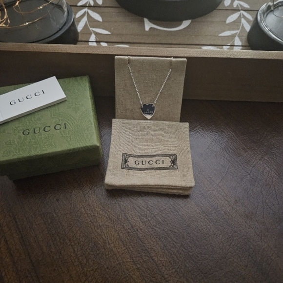 Gucci Trademark Engraved HeartBracelet Sterling Silver - Picture 4 of 13